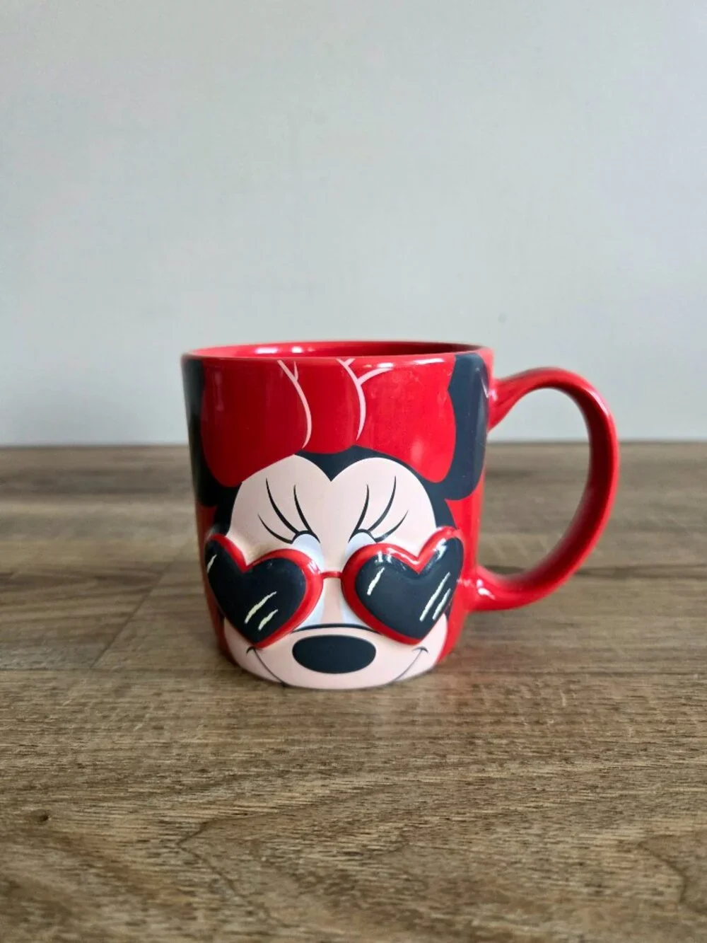 Disney Minnie Mouse in Heart Shape Sunglasses 3D Ceramic Red Mug - Picture 2 of 5